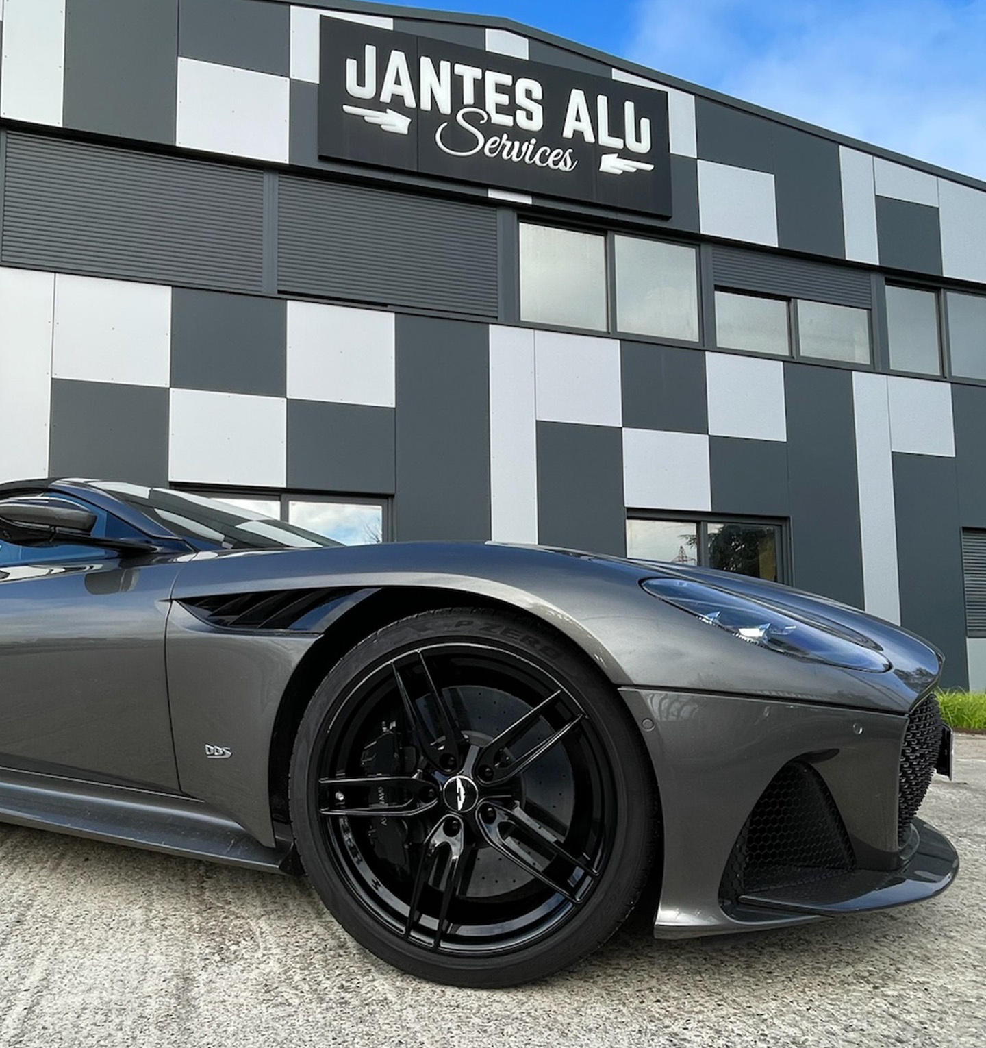 Rénovation de jantes Aston Martin à Bordeaux renovation-jantes-audi-RS6-vannes
